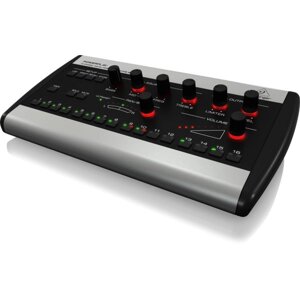 Цифровой микшерный пульт Behringer