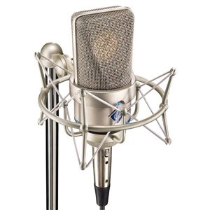 Студийный микрофон Neumann