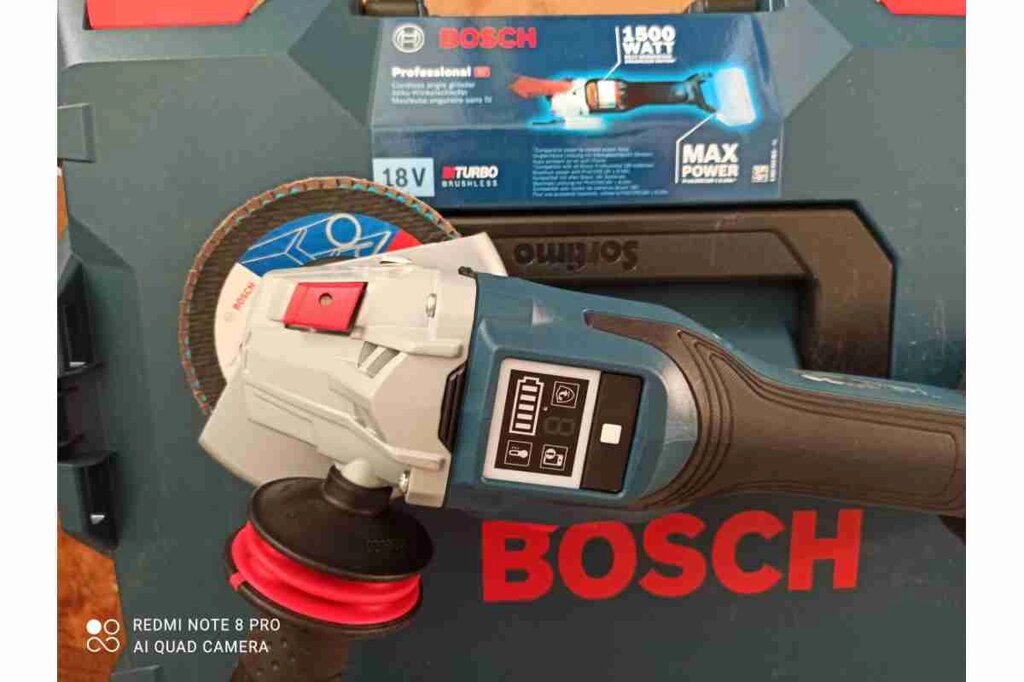 Машина шлифовальная угловая аккумуляторная (болгарка) Bosch GWS 18V-15 SC 06019H6101 от компании Qural-Saiman - фото 1