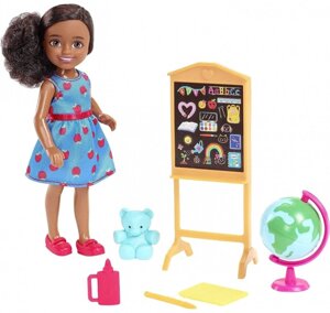 Barbie игровой набор с куклой челси учитель