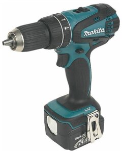 Аккумуляторный ударный шуруповерт Makita BHP446RFE