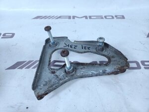 Кронштейн блока управления ручником Mercedes-Benz S-Class W221 M273.961 2005 (б/у)