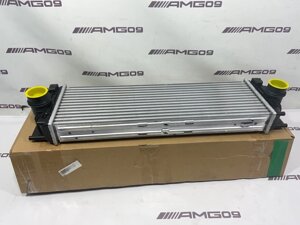 Интеркулер w906 Mercedes-Benz