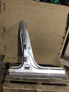 Центральная стойка кузова Mercedes-Benz E-Class W211 M273.960 2006 прав. (б/у)