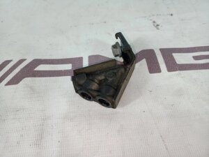 Тройник пневмоподвески Mercedes-Benz E-Class W211 M113.967 2005 (б/у)