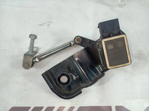 Датчик уровня кузова Mercedes-Benz S-Class W221 M273.961 2007 (б/у)
