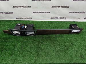 Декоративная накладка центральной консоли Mercedes-Benz E-Class W212 M276.952 2012 (б/у)