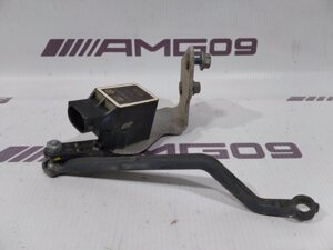 Датчик уровня кузова Mercedes-Benz E-Class W211 M273.960 2006 задн. (б/у)