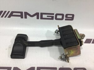 Ограничитель двери Mercedes-Benz E-Class W211 М272 2006 задн. (б/у)