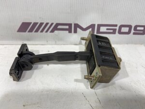 Ограничитель двери Mercedes-Benz E-Class W211 M272.964 2006 задн. (б/у)