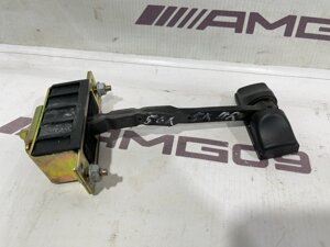 Ограничитель двери Mercedes-Benz E-Class W211 M272.964 2006 перед. (б/у)