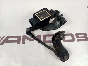 Датчик уровня кузова Mercedes-Benz C-Class W203 M272.921 2006 (б/у)