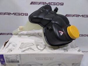 Расширительный бачок w221 Mercedes-Benz