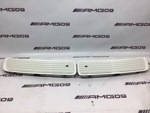 Решетка в капот Mercedes-Benz S-Class W221 M272.974 2009 (б/у)