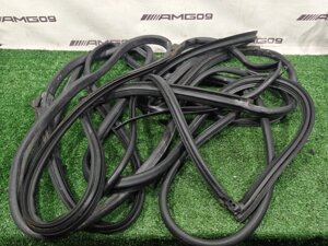 Уплотнительная резинка боковой двери Mercedes-Benz E-Class W211 M113.967 2005 (б/у)