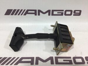 Ограничитель двери Mercedes-Benz E-Class W211 М272.964 2005 задн. (б/у)