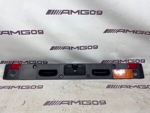 Накладка крышки багажника Mercedes-Benz E-Class W211 М112.649 2004 задн. (б/у)