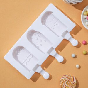 Форма для мороженого 'Эскимо со сладостями'силикон, 19,5x17,7 см, 3 ячейки (7x4,2 см), цвет МИКС