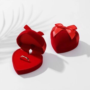 Футляр бархатный под серьги/кольцо 'Сердце' с лентой, 6,2x6,2x4 см, цвет красный