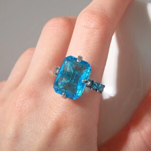 Кольцо 'Драгоценность' дама, цвет голубой в серебре, безразмерное