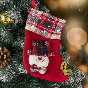 Носок для подарков 'Рождественская песня' Снеговик, 13х17 см, красный