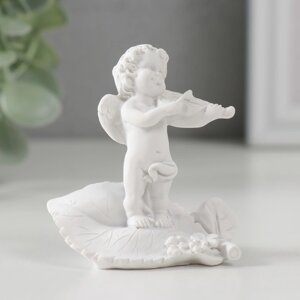Сувенир полистоун 'Белоснежный ангел со скрипкой на листике' 6,2х6,4х3,3 см