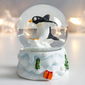Сувенир полистоун водяной шар 'Пингвин на снегу' 7х6,7х8,8 см (комплект из 6 шт.)