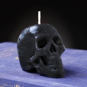 Свеча фигурная ритуальная 'Череп'6 см, черный