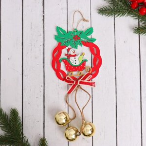 Украшение ёлочное 'Рождественский венок с шариками' снеговик в санках 10х23 см